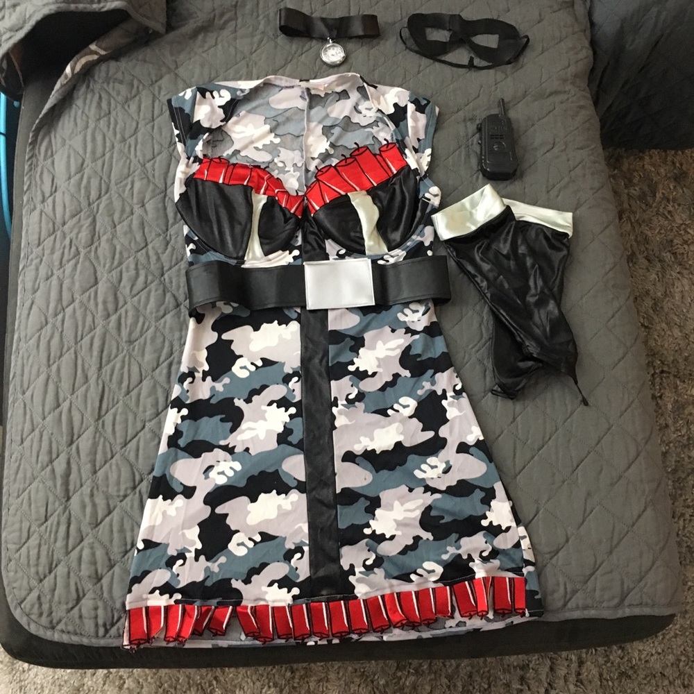 NWT Dreamgirl Costume “She’s the Bomb”